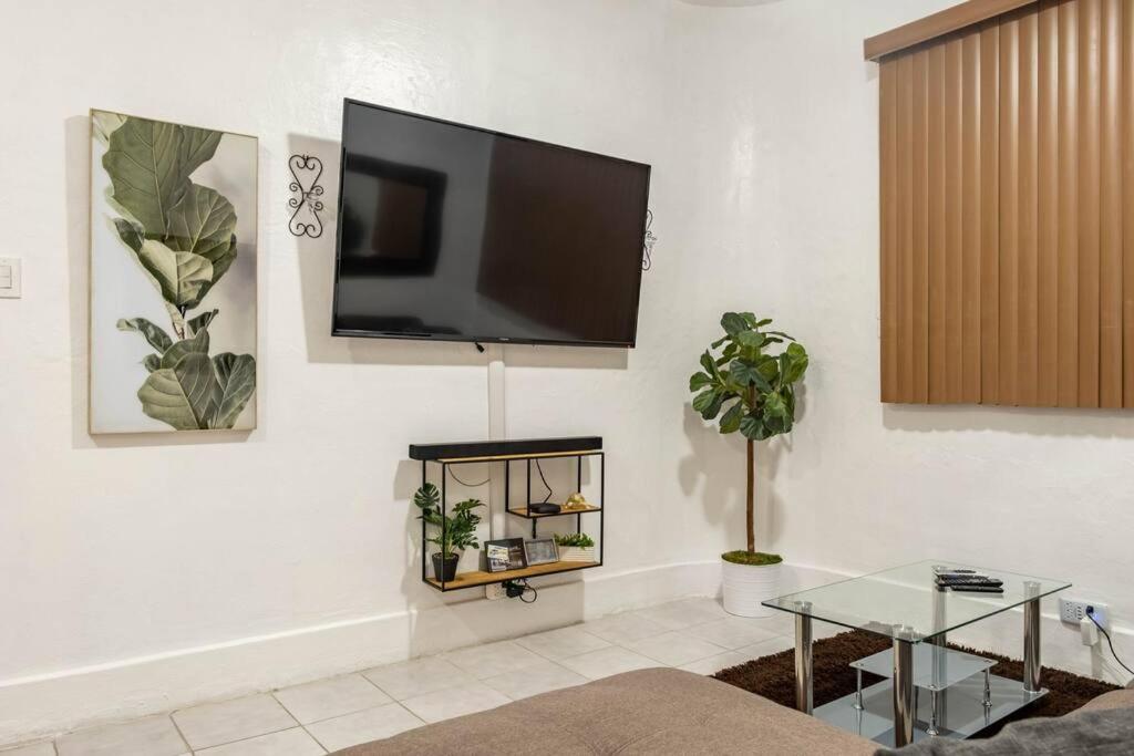 Contemporary 2Br Apt In The Heart Of San Juan Villa Luaran gambar